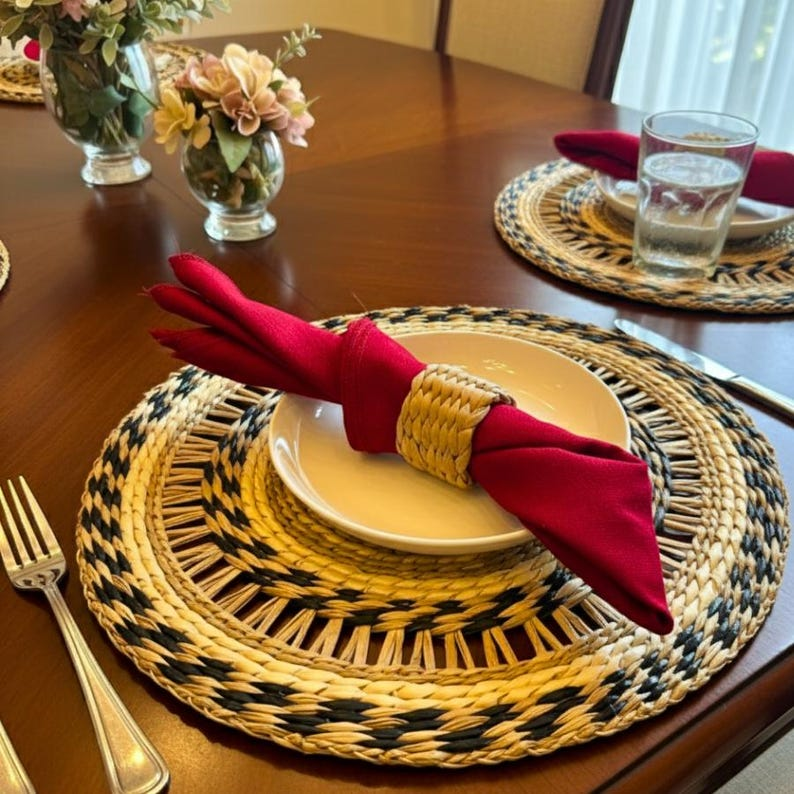 Round Seagrass Placemat – 14 Inch