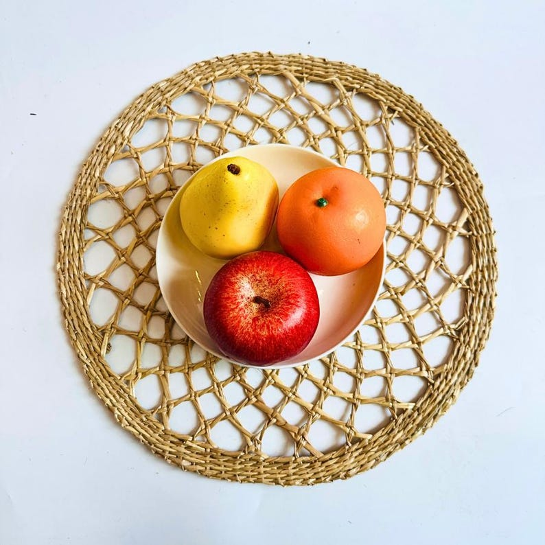 Round Seagrass Placemat – 14 Inch